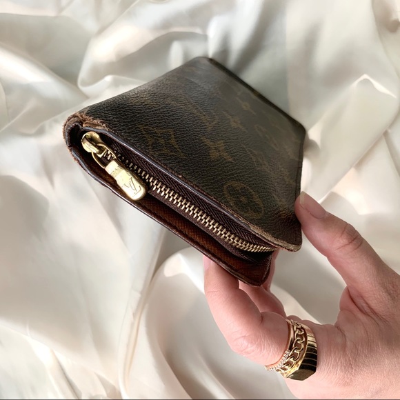 SOLD Louis Vuitton Monogram Zippy Wallet - Picture 4 of 8